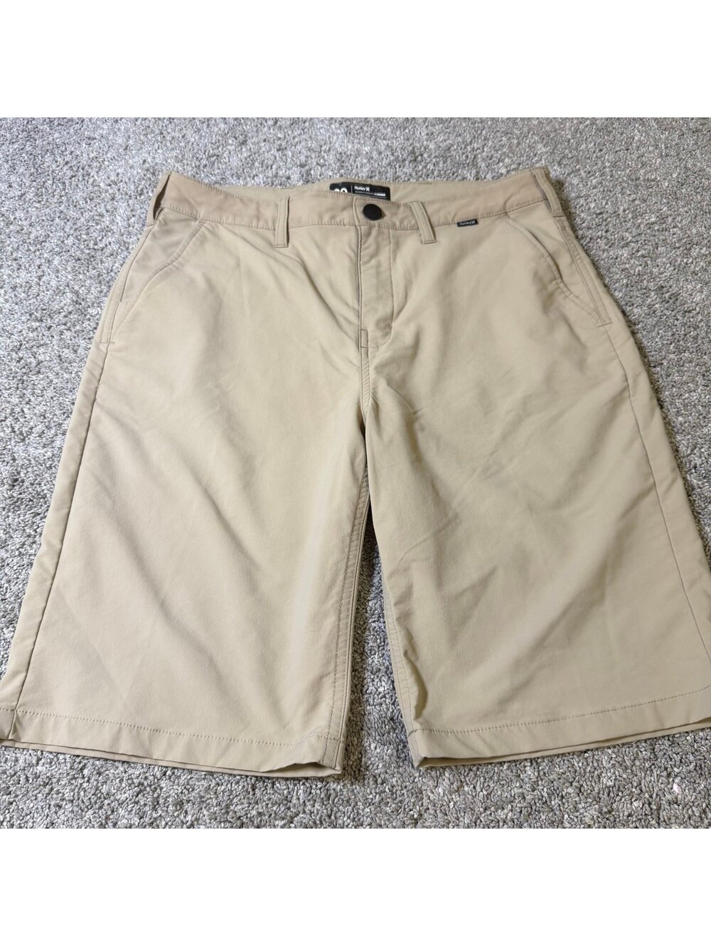 Hurley Nike Dri-FIT Beige Performance Shorts Size Boy’s 20 or Men’s 31